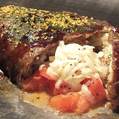 トマトしそチーズ(牛・烏賊天・牛脂・野菜MIX・玉子・麺・トマト・チーズ)