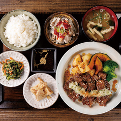 牛カルビにぎやか定食