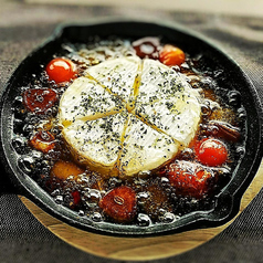 カマンベールチーズと夏野菜のアヒージョ