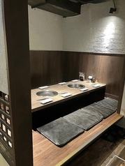 8名様までご利用いただける半個室タイプのお座敷席です。お店の中でも奥まった場所にございます。ご家族での会食などにぜひご利用ください。