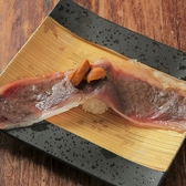 当店の看板メニュー「うにく垂れ握り」はぜひお試しいただきたい逸品！うおしん酒場ならではの鮮度の良さと職人技が光るメニューを多数ご用意しております。