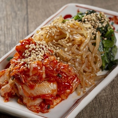 キムチとナムルの盛り合わせ