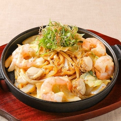 海老・帆立と九条葱の焼きそば 燻製マヨネーズ仕立て