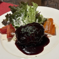 自家製赤ワインソースが美味!特製ハンバーグ