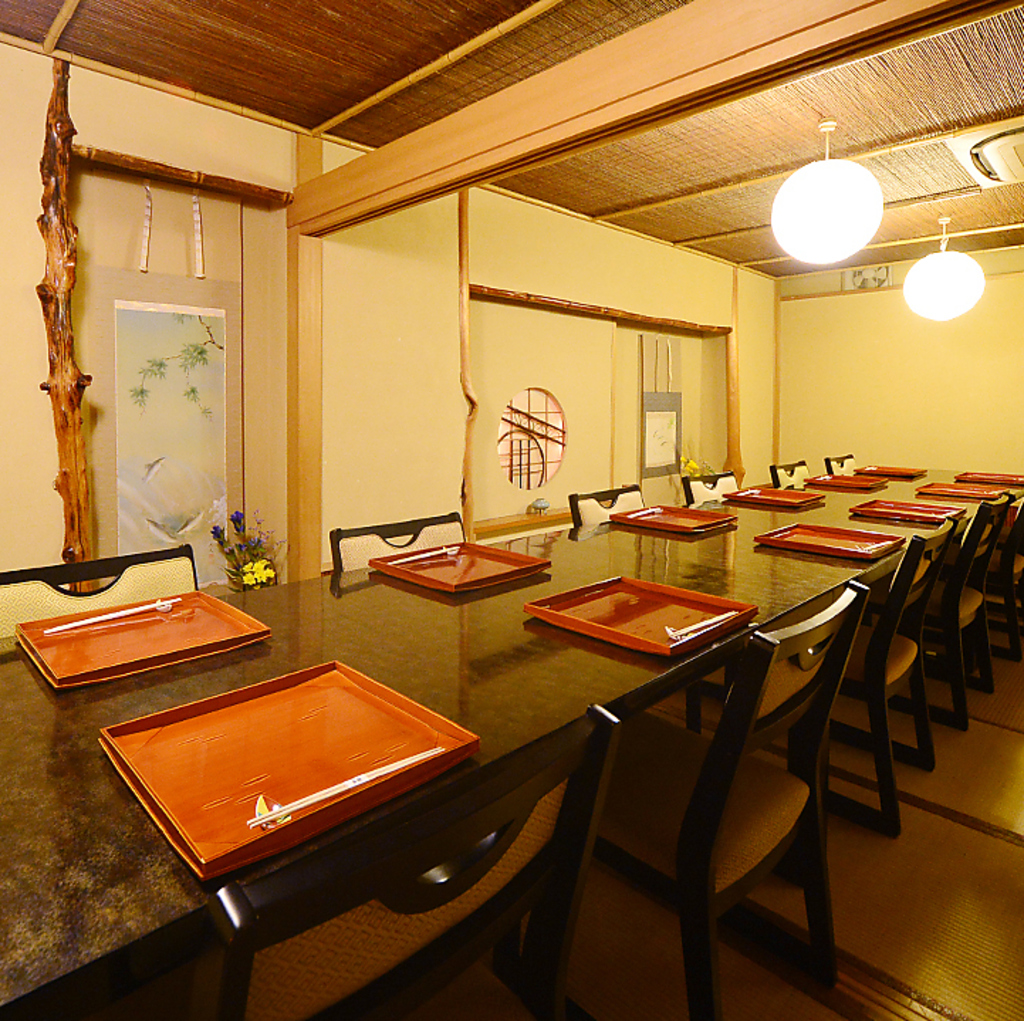 最大30名OKの個室を完備と各種シーンに活躍。