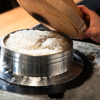 天麩羅の香りが残る口に、ふわりと広がる白米の甘み。