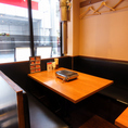 木の基調の温かい店内空間。合コンにも◎