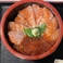 親子丼（サーモンとイクラの親子）（味噌汁、漬物、小鉢、デザート付）