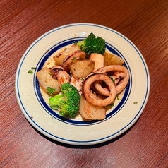 イカとジャガイモのアンチョビソテー