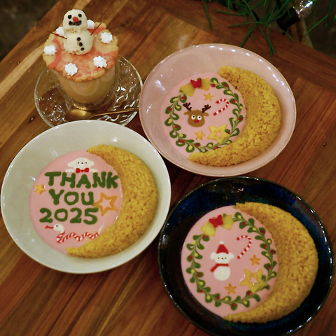 月替わりのカラフルなカレーや自家製スイーツが楽しめるVeganカフェ。