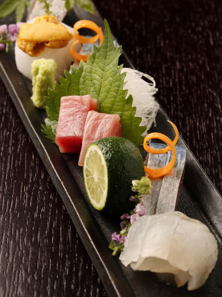 旬の鮮魚や季節の素材を存分に味わえる前菜もお楽しみいただけます。
