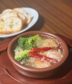料理メニュー写真&nbsp;アヒージョ（バゲット付）　エビとブロッコリー