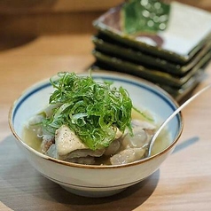 名物「塩どて」や鮮度抜群の刺身を堪能◎