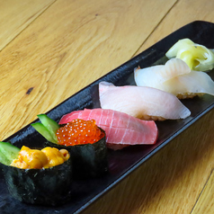 おまかせ五種握り(ウニ・いくら・マグロ入り)