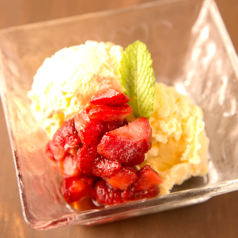 フルーツ乗せアイスクリーム