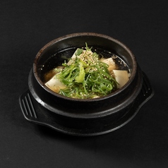ネギたっぷり牛スジ豆腐煮込み
