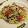 たっぷり魚介類とチェリートマトのジェノベーゼソース　タリオリーニ