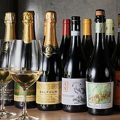 お肉に合うワインだけをソムリエが厳選。