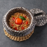 出汁香る至福の逸品！素材を味わう土鍋飯