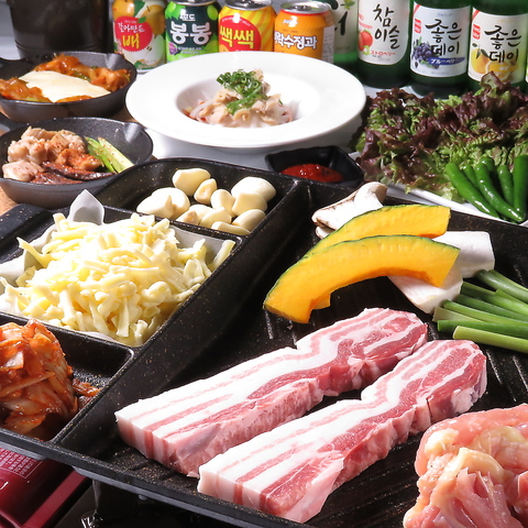 全席完全個室の韓国料理・サムギョプサル食べ放題★2700円　黒毛和牛焼肉食べ放題も◎