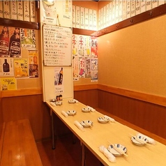 【テーブル　8名×1席】　8名様までご利用頂ける半個室のお席です。ご友人、仲間、同僚と楽しい時間、大切なひと時を神保町徒歩3分の好立地、「かがひろ」でお過ごしください！