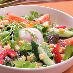 温玉シーザーサラダ