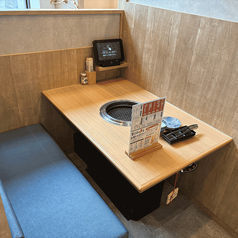 2~6名様でご利用可能な半個室テーブル席
