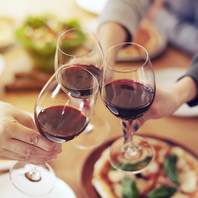 料理に合わせて豊富なワインを取り揃えております！