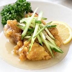 檸檬香鶏球(鶏のレモンソース)