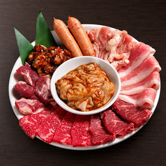 《イチ押し!!!おまかせ盛り》牛・豚・鶏おまかせ盛り合わせ