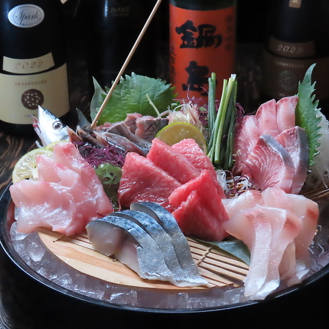 素材・調理法など全てにこだわった料理をおまかせコース仕立てで。日本酒も種類豊富◎