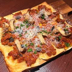 キノコと魚介ラグーのトマトソース