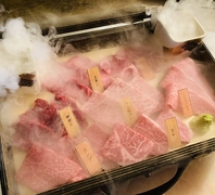 赤身肉の旨みを引き出す丁寧な仕込みと焼き加減