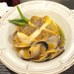 ミーバイとあさり　旬菜のコンソメ煮込み