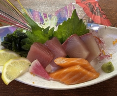 刺身の３種盛り合わせ　1人前（２貫ずつ）