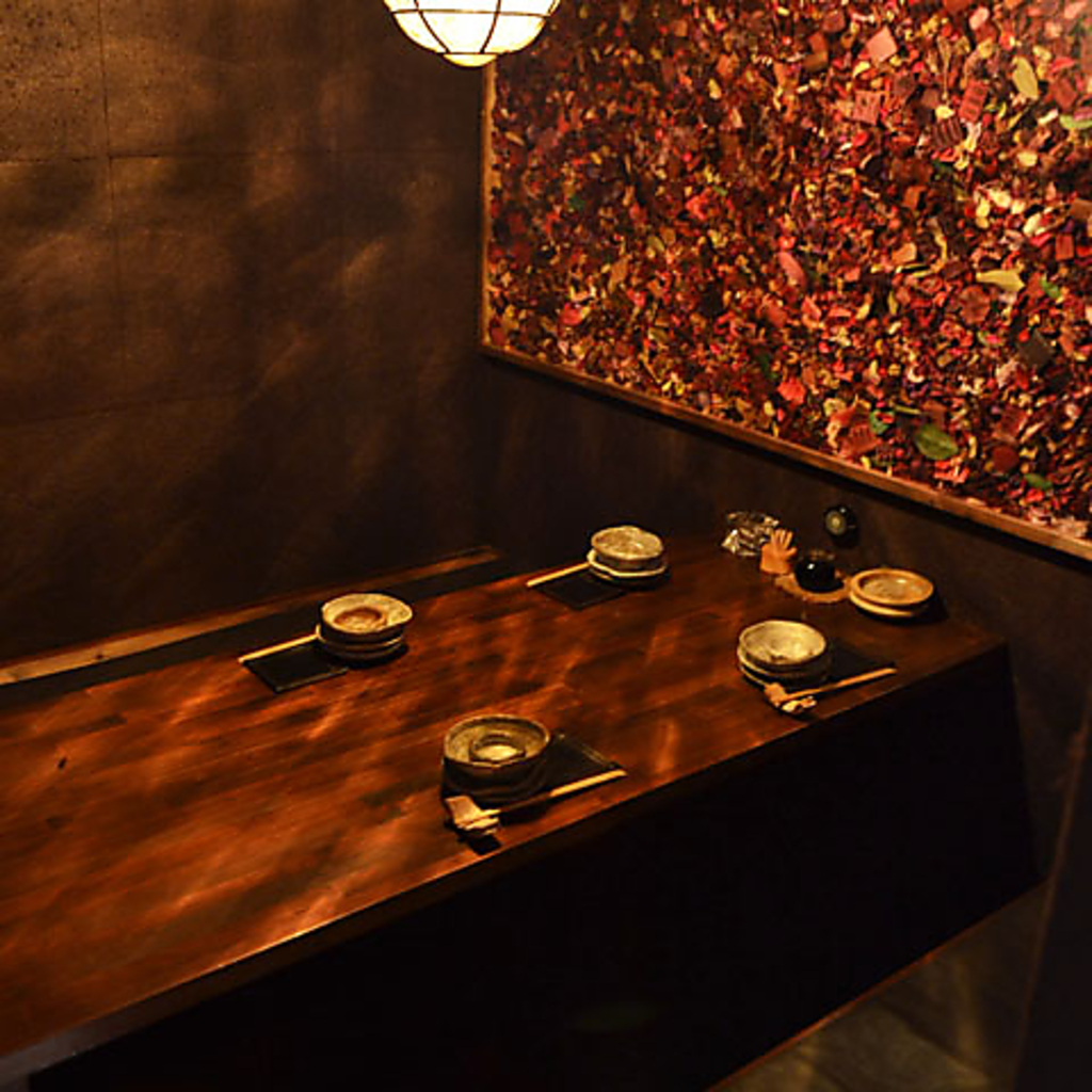 ダウンライトのおしゃれな空間で一杯いかがですか