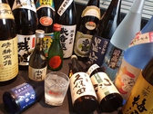 焼酎や日本酒も種類豊富にご用意しております。当店自慢の料理とご一緒にお楽しみください。