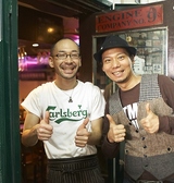 食堂BAR TWO SAM'S UPのスタッフ1