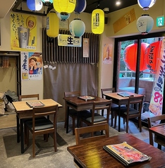 【テーブル2名様×5席】少人数様テーブル席は、お仕事帰りに気軽にご利用いただけます！またカジュアルなデートシーンでのご利用もおすすめです♪