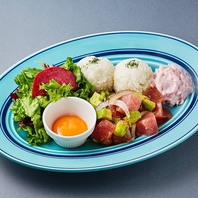 プチ旅行気分を楽しめる本格的なハワイアン料理をご提供