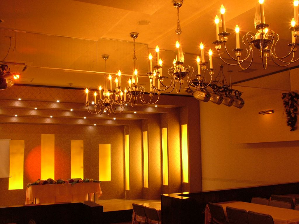 貸し切り専用のパーティーフロアは最大８０名様入れます！