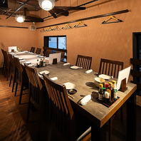 団体のお客様もゆったりと過ごせる広々スペース♪