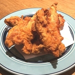 サクッと揚げたアメリカ定番のジューシーなチキンフィンガーは2P～8Pまで用意。食べやすいのが特徴！