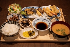 串天と充実の小鉢◎大満足ランチの天々定食です♪