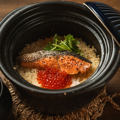 鮭といくらの土鍋ご飯
