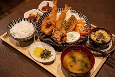 こだわりランチ◎週替わり定食や鶏天丼などをご用意！