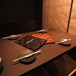 落ち着きの個室は4名様～12名様まで。坐とりじろう、人気のお部屋。