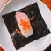 包み寿司/寿司ドック◆すしを包んで食べるスタイルが特徴で、口に入れる瞬間パリッとした食感が楽しめる。#鯛　#いくら