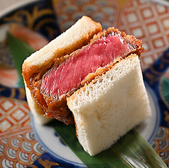【名物】和牛ヒレカツサンド(2切れ)