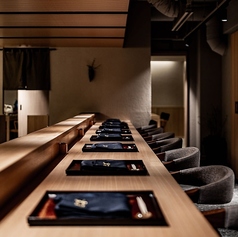 全8席のカウンター席です。